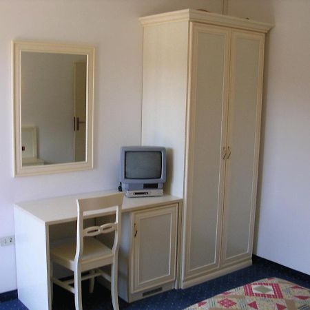 Hotel Rosalpina Riva del Garda Ngoại thất bức ảnh