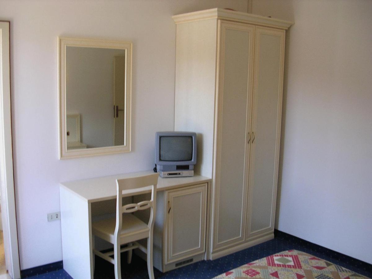 Hotel Rosalpina Riva del Garda Ngoại thất bức ảnh