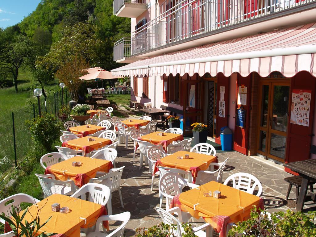 Hotel Rosalpina Riva del Garda Ngoại thất bức ảnh