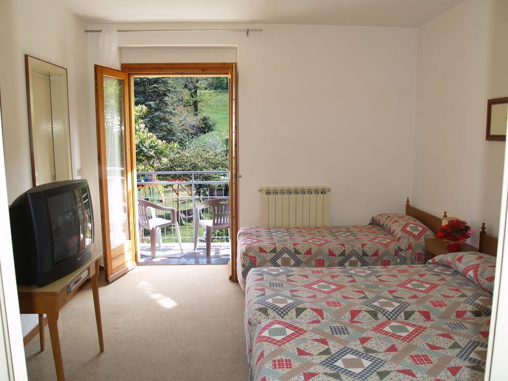 Hotel Rosalpina Riva del Garda Ngoại thất bức ảnh