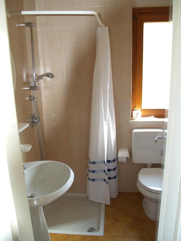 Hotel Rosalpina Riva del Garda Ngoại thất bức ảnh