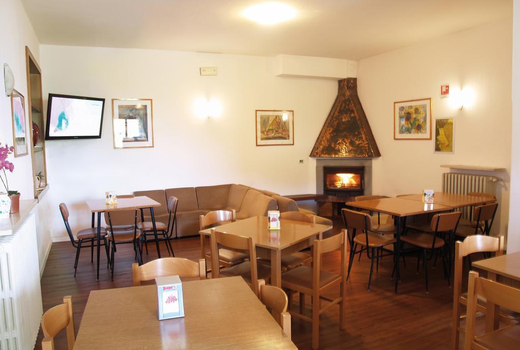 Hotel Rosalpina Riva del Garda Ngoại thất bức ảnh