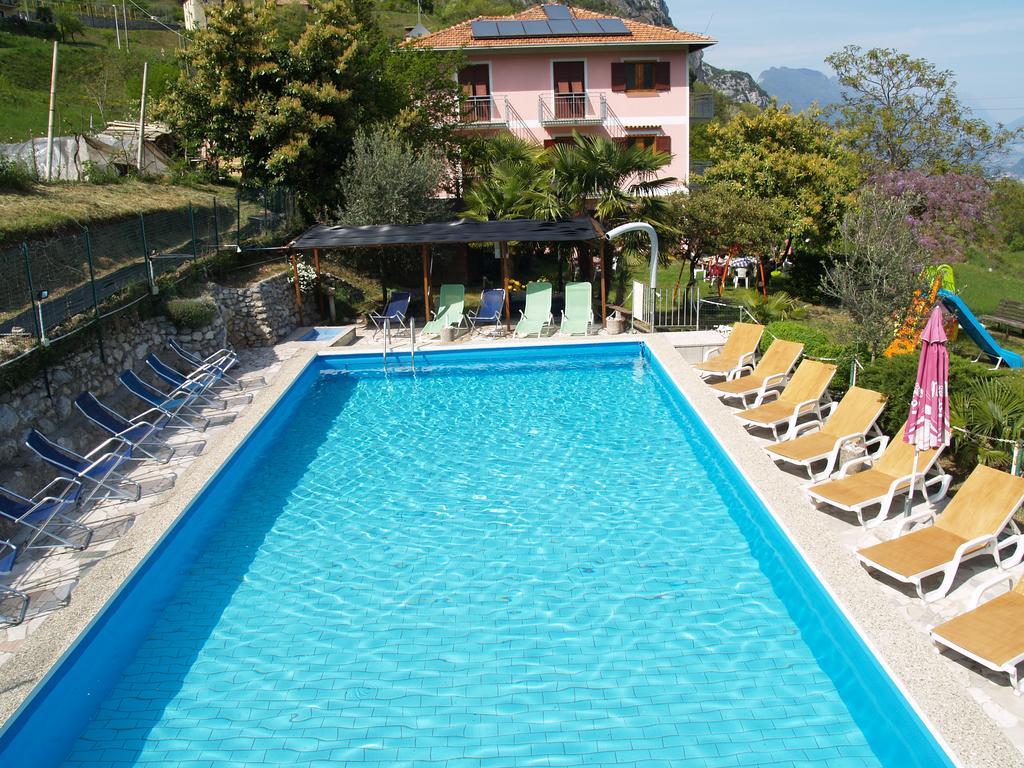Hotel Rosalpina Riva del Garda Ngoại thất bức ảnh