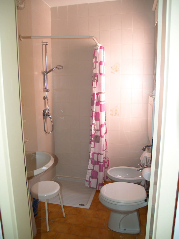 Hotel Rosalpina Riva del Garda Ngoại thất bức ảnh