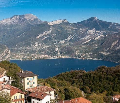 Hotel Rosalpina Riva del Garda Phòng bức ảnh